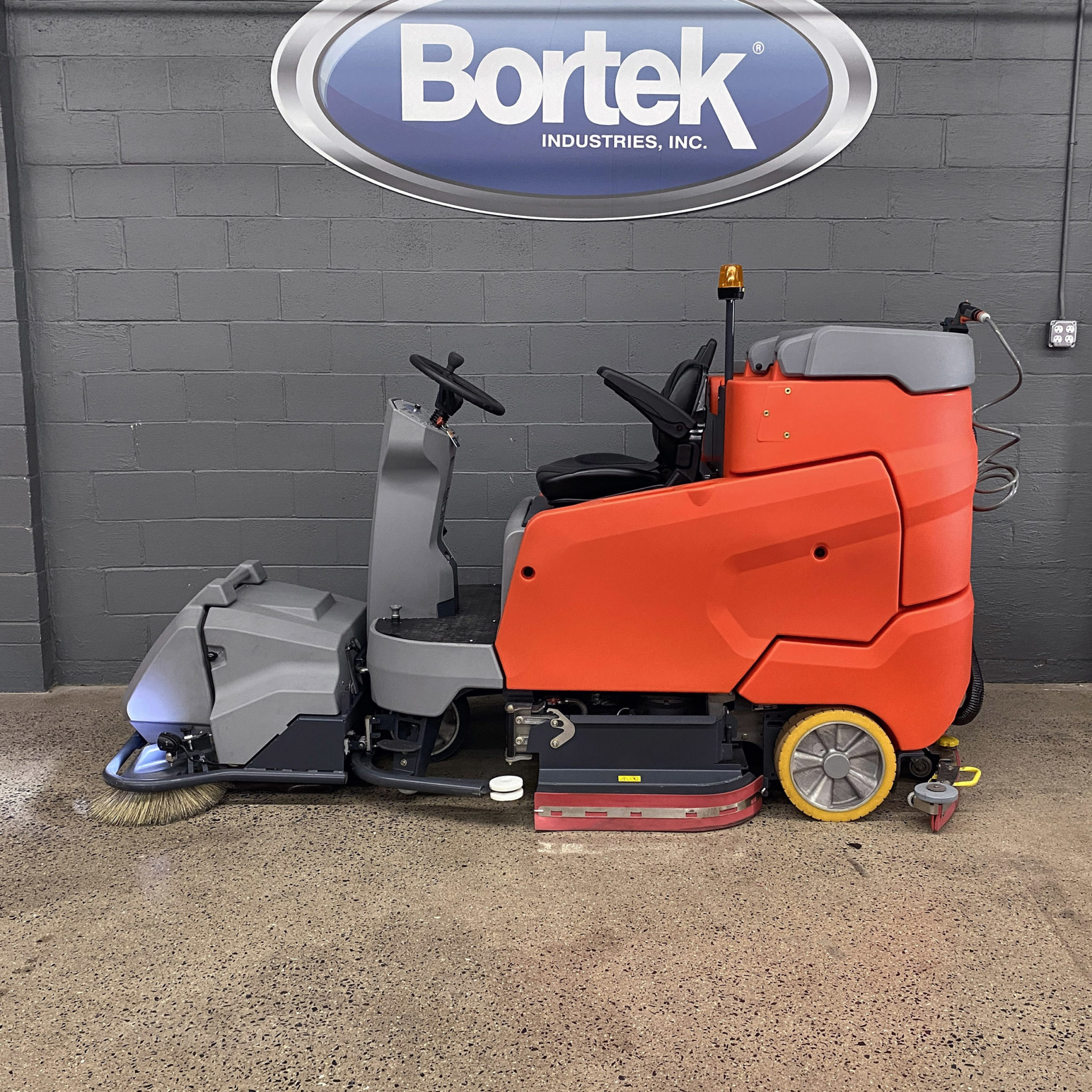 PowerBoss Scrubmaster B260 R Scrubber - Bortek Industries, Inc.®